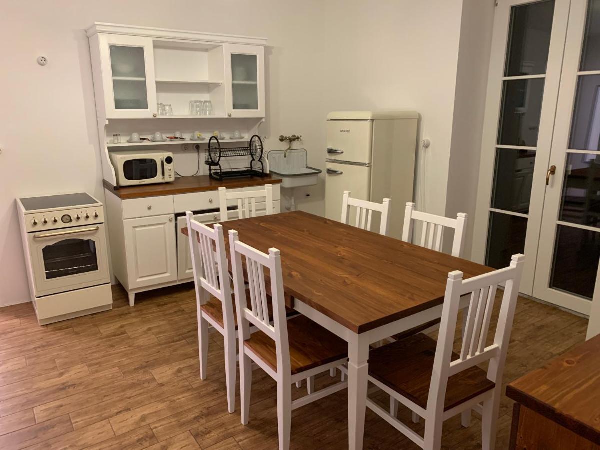 Szazesztendos Reveszhaz Apartman Сигетмоноштор Экстерьер фото